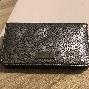 Henri Bendel IPhone Wallet Gunmetal Print